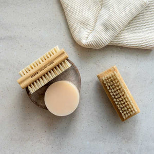 バンブーネイルブラシ