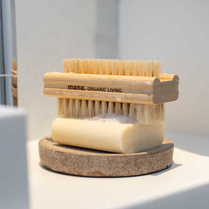 バンブーネイルブラシ