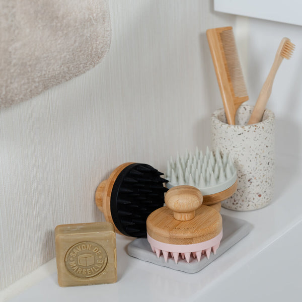 シャンプーブラシ