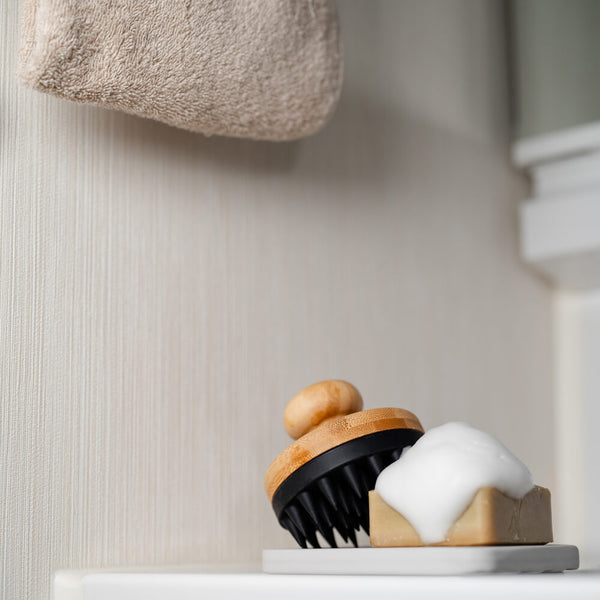 シャンプーブラシ